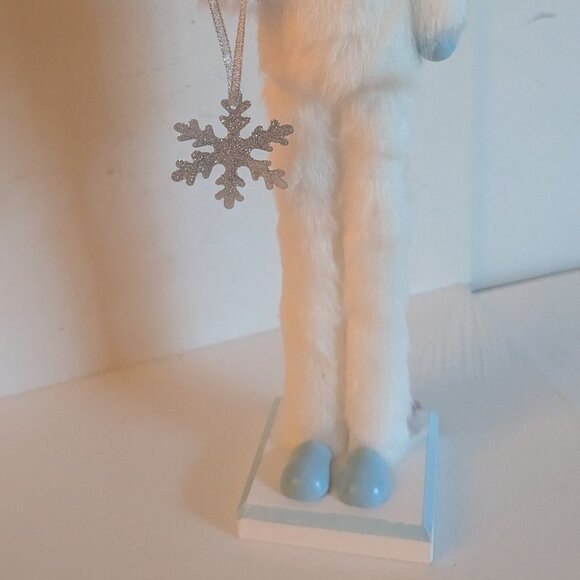 NWT 16" Yeti Nutcracker Bigfoot Furry Christmas Holiday Decor Michael's Ashland - Picture 4 of 13
